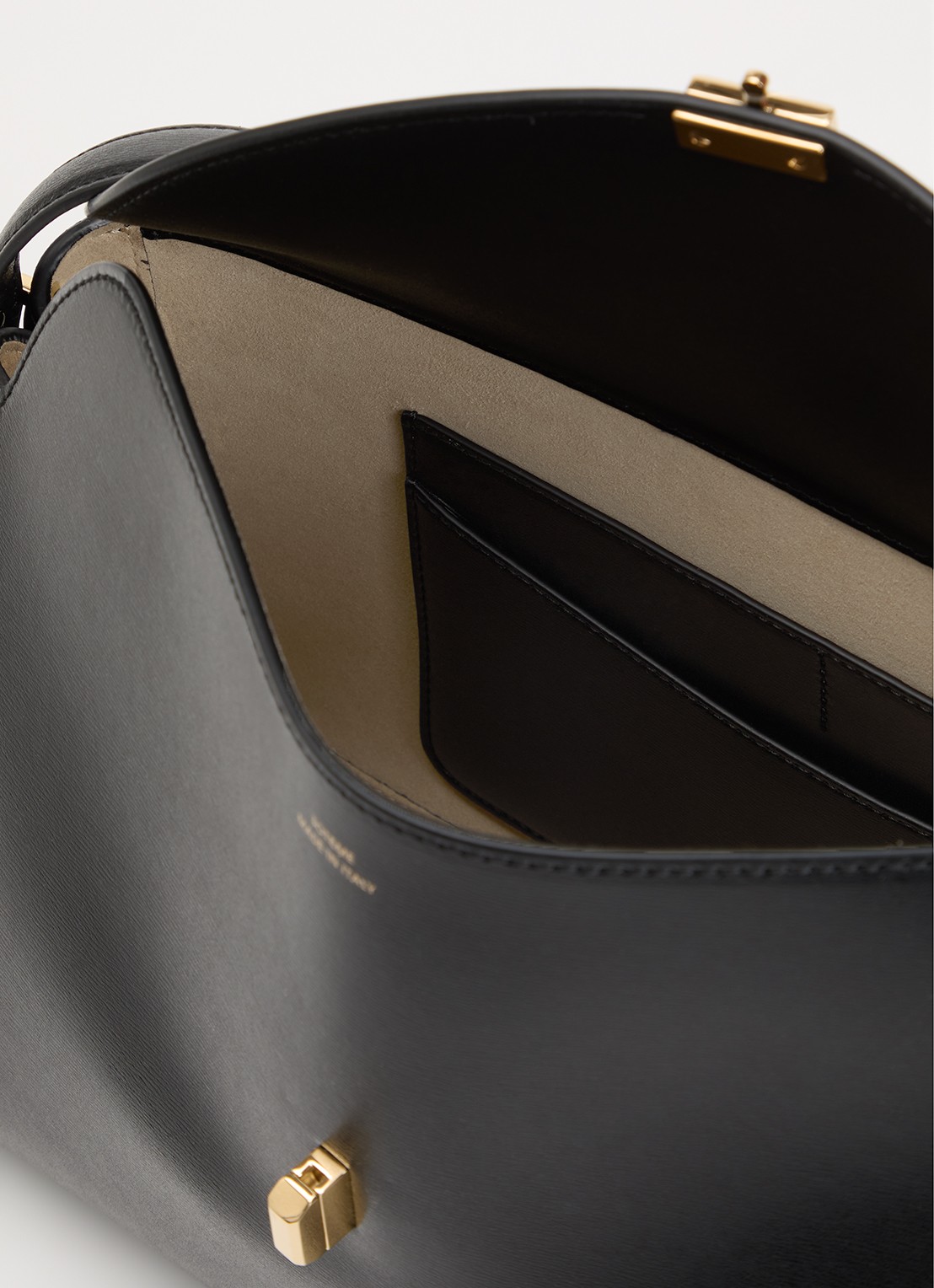 TOTEME T-Lock handtas van leer met afneembare schouderriem - detail 2 zwart