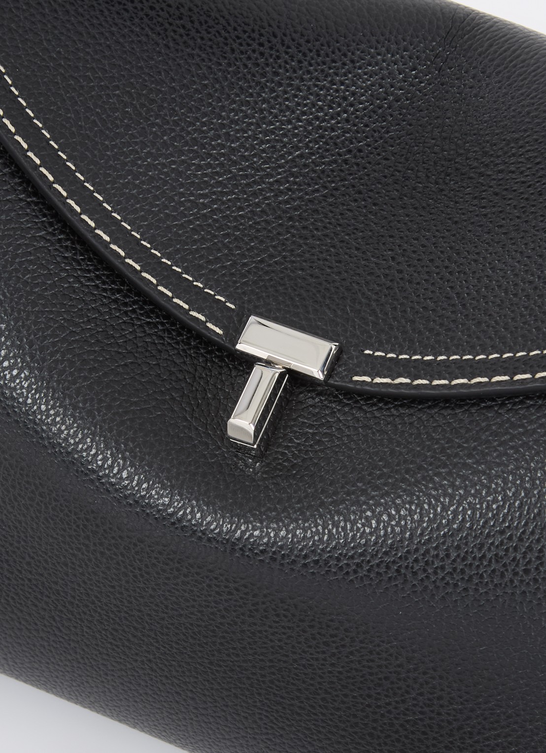 TOTEME T-Lock handtas van leer - detail 4 zwart