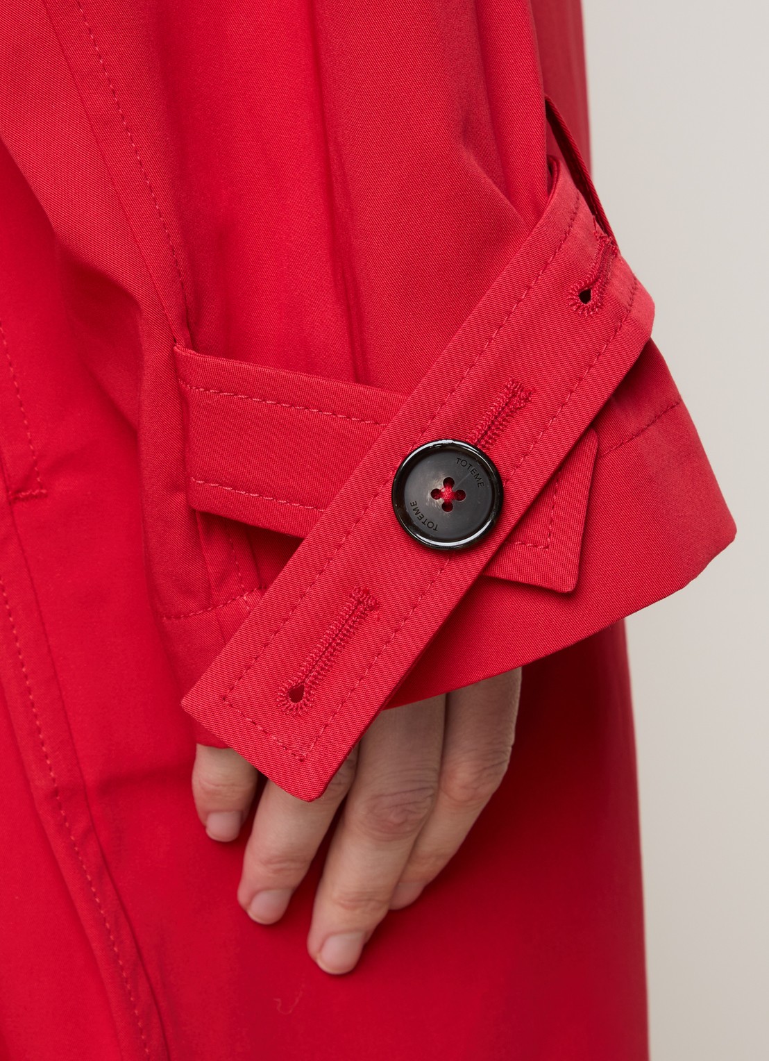 TOTEME Trenchcoat met steekzakken en strikceintuur - detail 3 rood