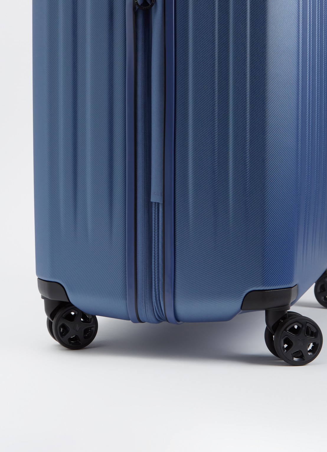 Travelite Dynamiic L vergrootbare spinner 76 cm - detail donkerblauw