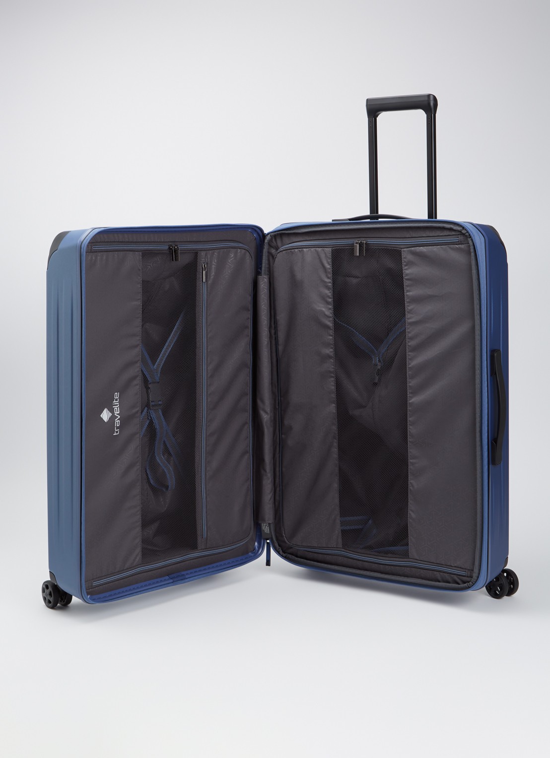 Travelite Dynamiic L vergrootbare spinner 76 cm - voorkant 4 donkerblauw