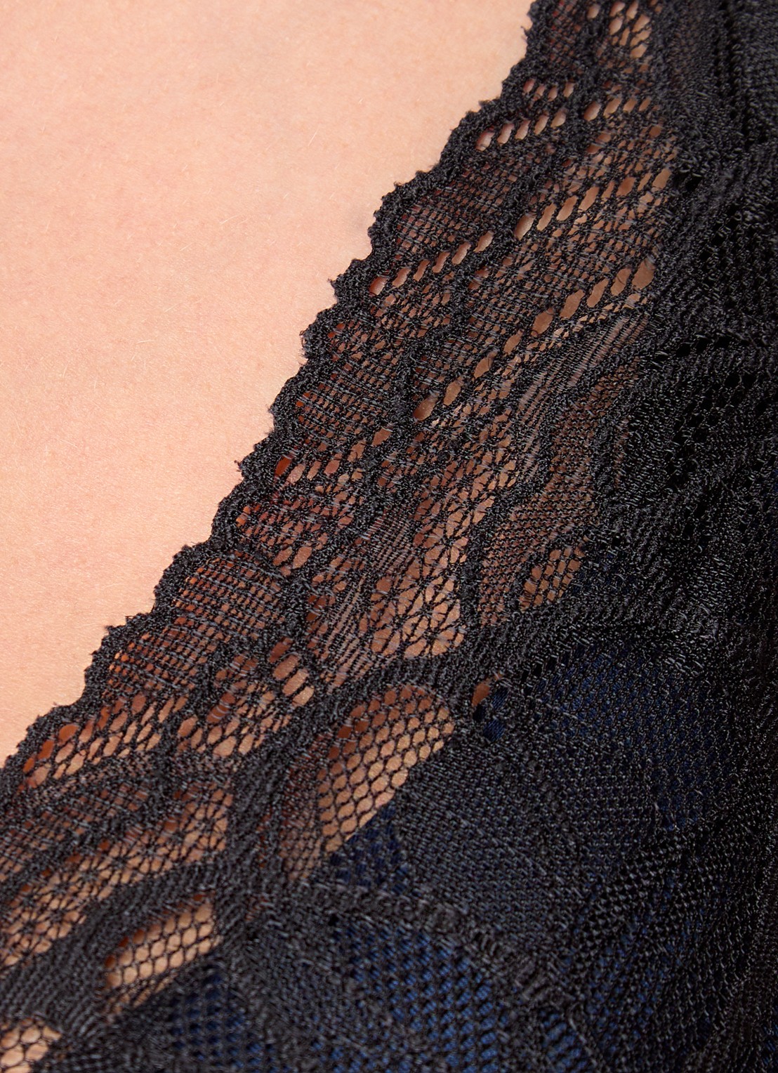 Triumph Body Make-Up Illusion voorgevormde bh met overlay van kant - detail 3 donkerblauw