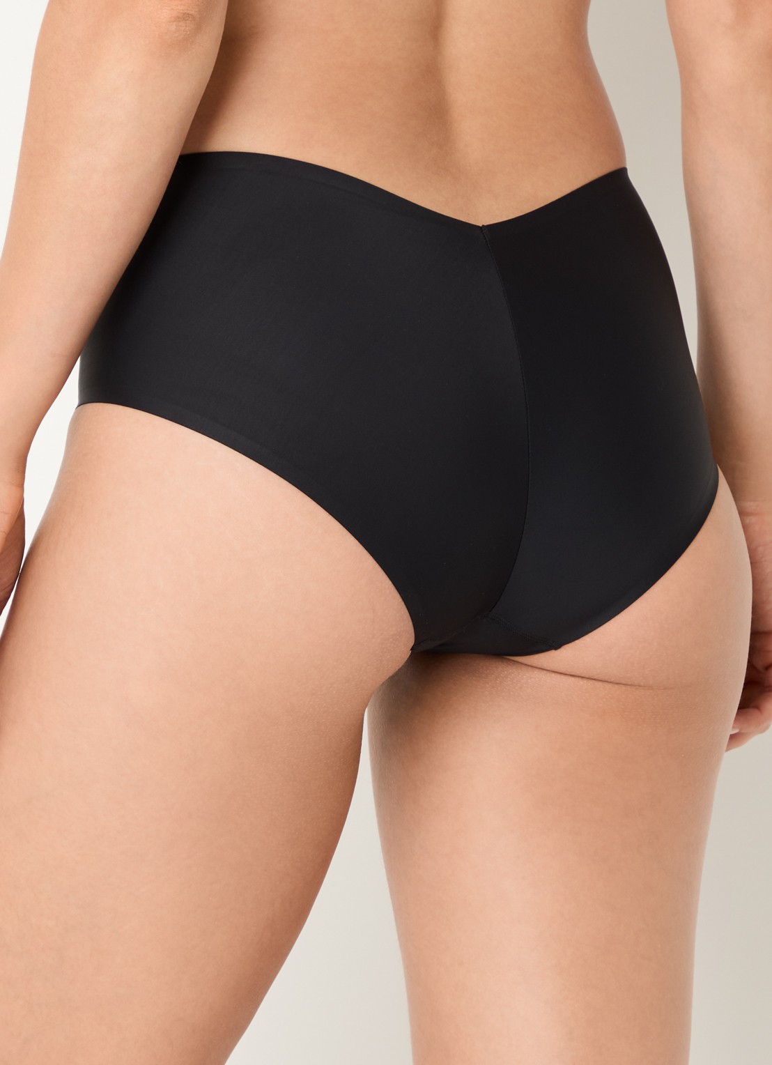 Triumph Body Make-up naadloze slip - achterkant 3 zwart