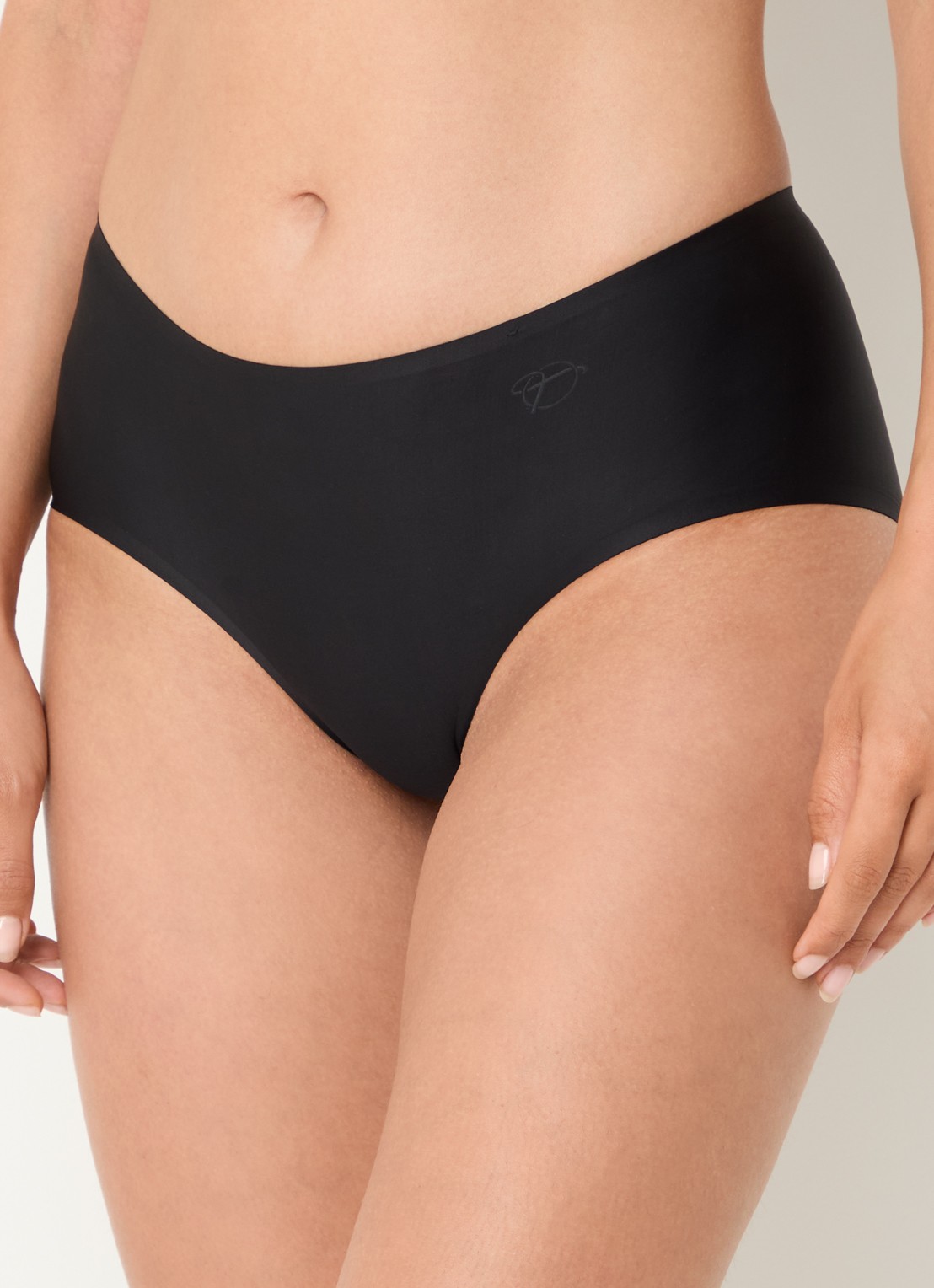 Triumph Body Make-up naadloze slip - detail 4 zwart