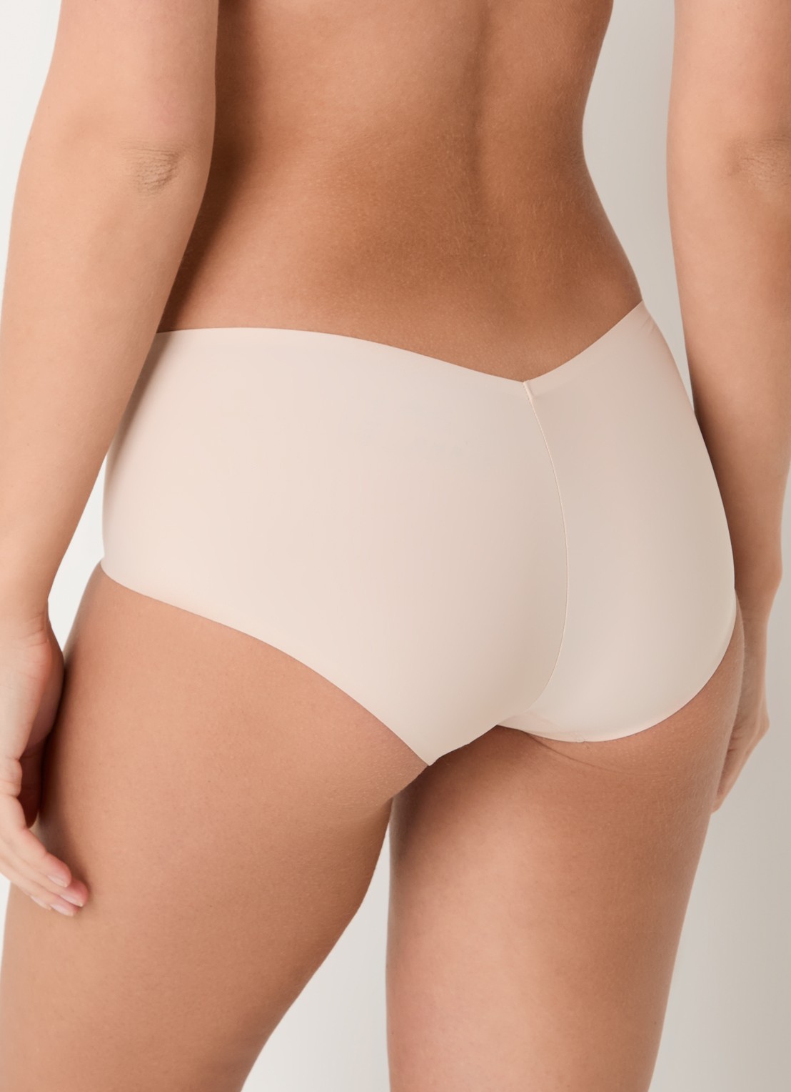 Triumph Body Make-up naadloze slip - achterkant beige