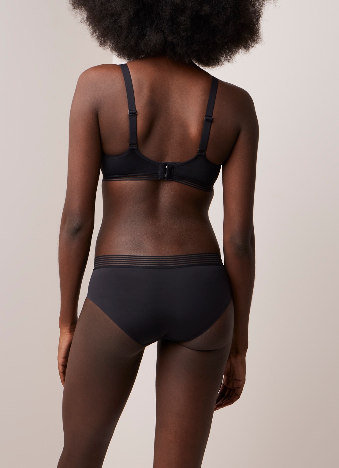 Triumph Infinite minimizer beugel bh met opengewerkte details - achterkant 3 antraciet