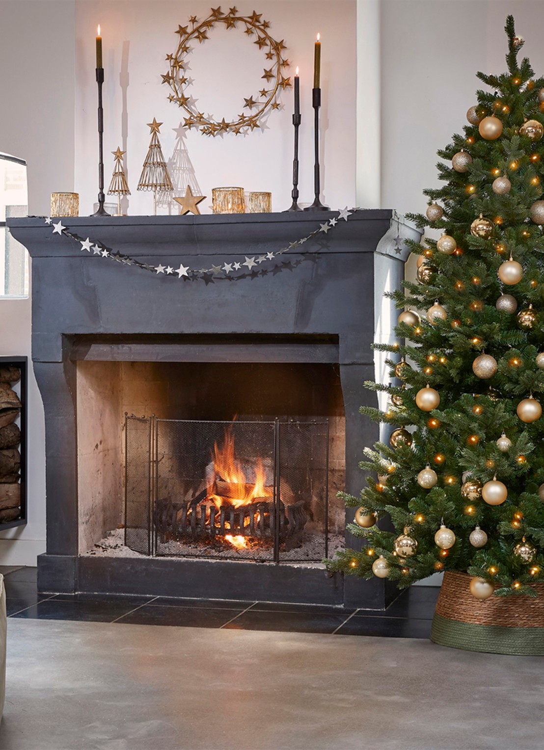 Triumph Tree Sherwood kunstkerstboom met LED verlichting 185 cm - voorkant 2 groen