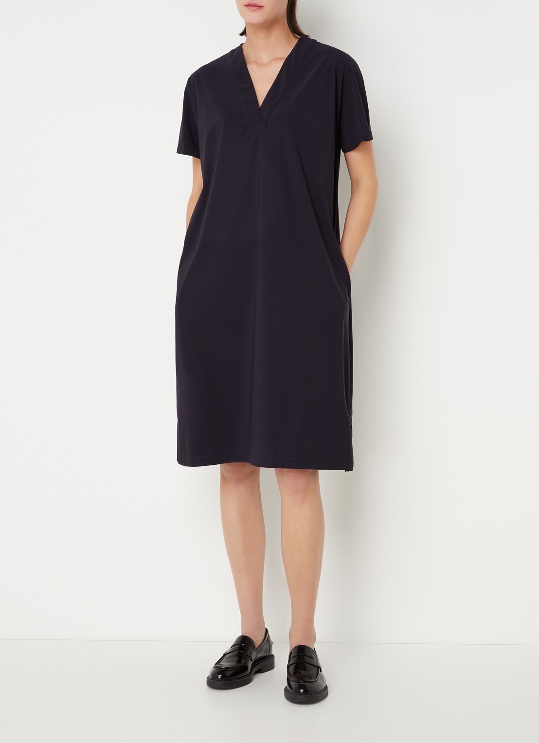 TRVL DRSS Midi jurk van travelstof  - voorkant 3 donkerblauw