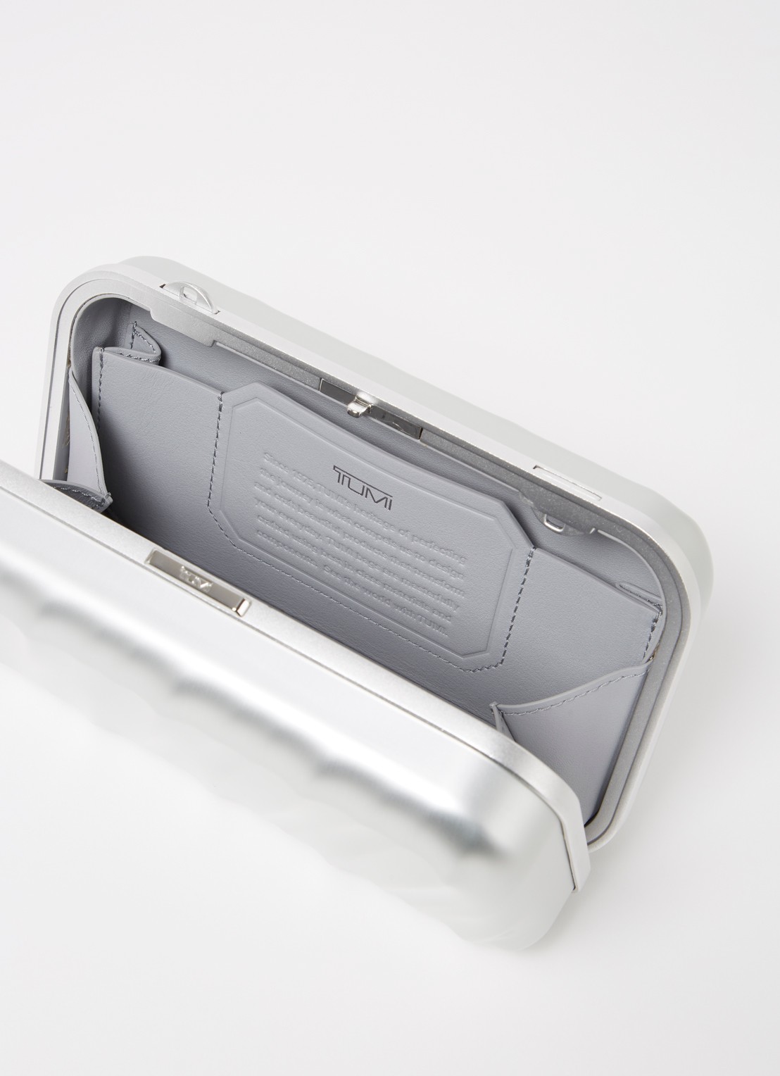 TUMI 19 Degree Aluminium clutch met afneembare schouderriem - detail 3 zilver