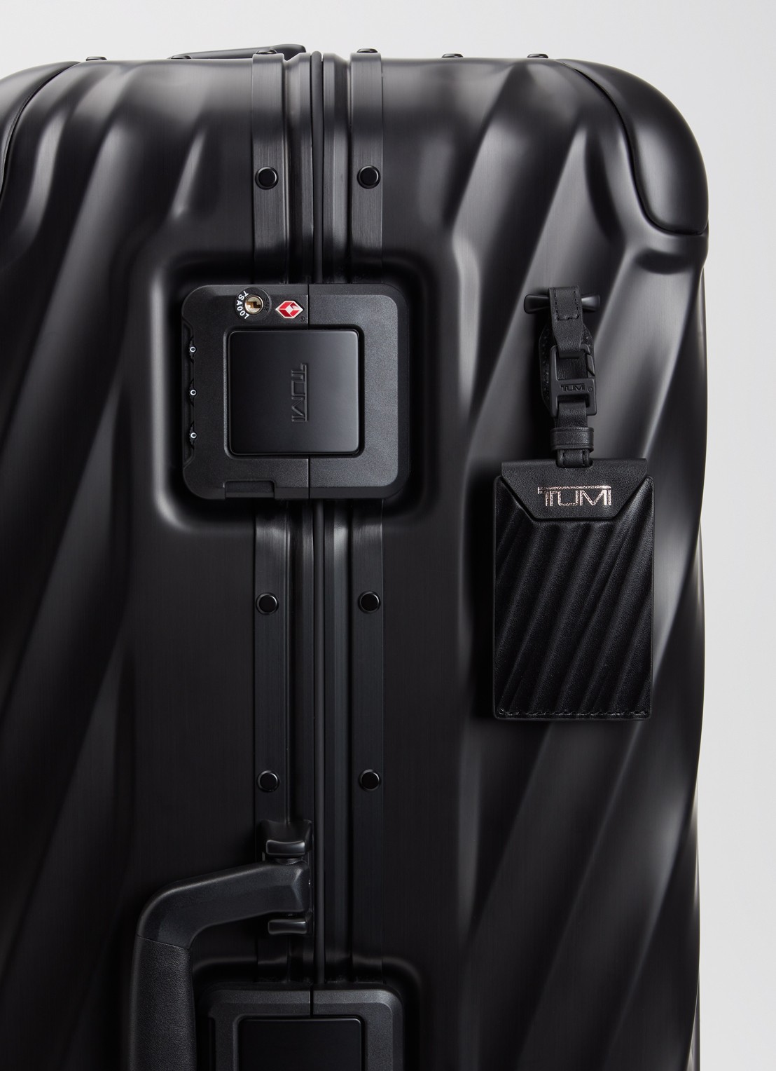 TUMI 19 Degree Aluminium Extended Trip spinner 77,5 cm - detail 2 zwart