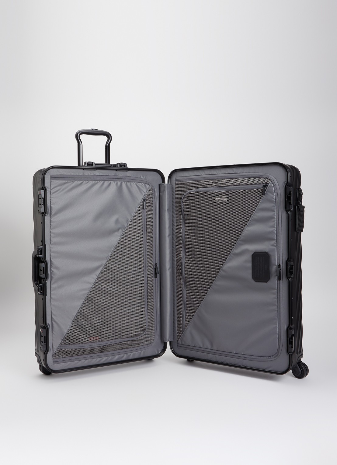 TUMI 19 Degree Aluminium Extended Trip spinner 77,5 cm - voorkant 4 zwart