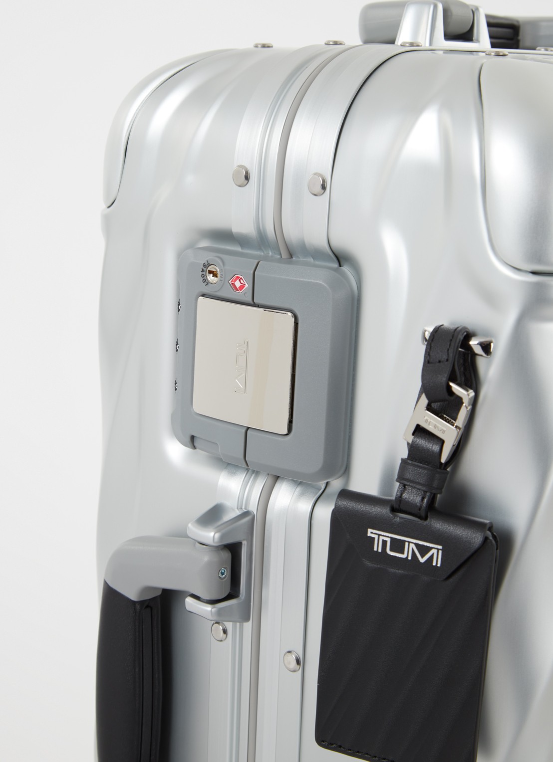 TUMI 19 Degree Aluminium International spinner 56 cm - detail 5 zilver