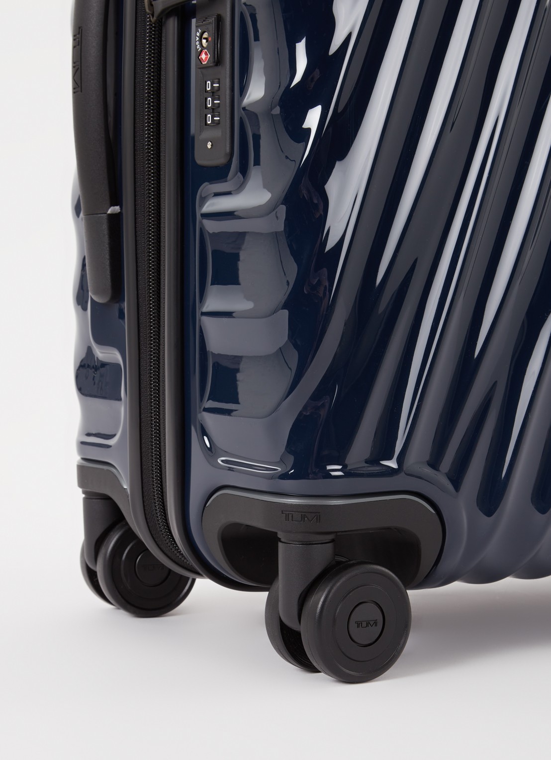 TUMI 19 Degree Continental uitbreidbare spinner 55 cm - detail 3 donkerblauw