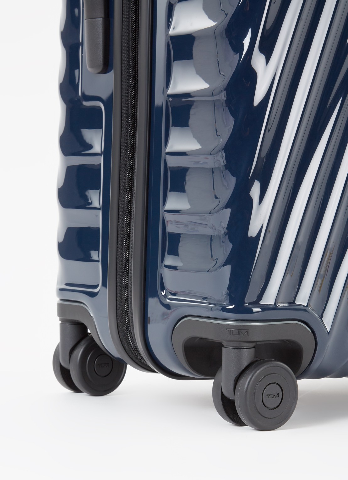 TUMI 19 Degree Extended Trip spinner 77,5 cm  - detail donkerblauw