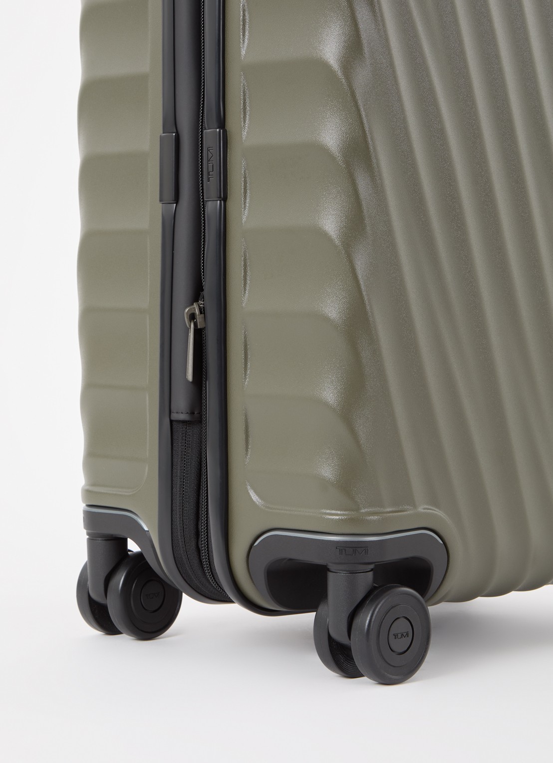TUMI 19 Degree International vergrootbare spinner 55 cm  - detail legergroen