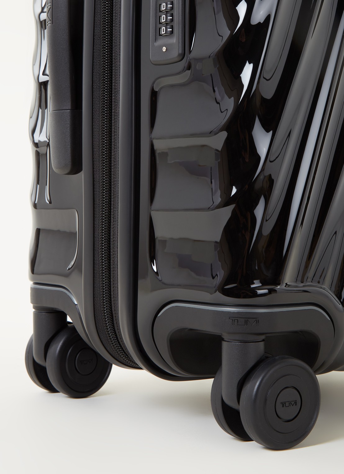 TUMI 19 Degree International vergrootbare  spinner 56 cm - detail 2 zwart