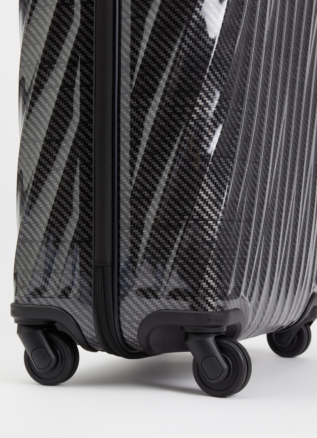 TUMI 19 Degree Lite Continental spinner 55 cm - detail 3 antraciet