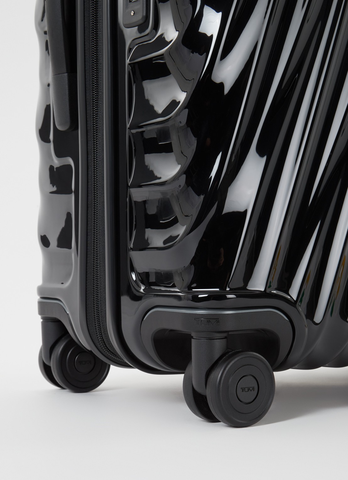 TUMI 19 Degree short trip spinner 66 cm  - detail 2 zwart