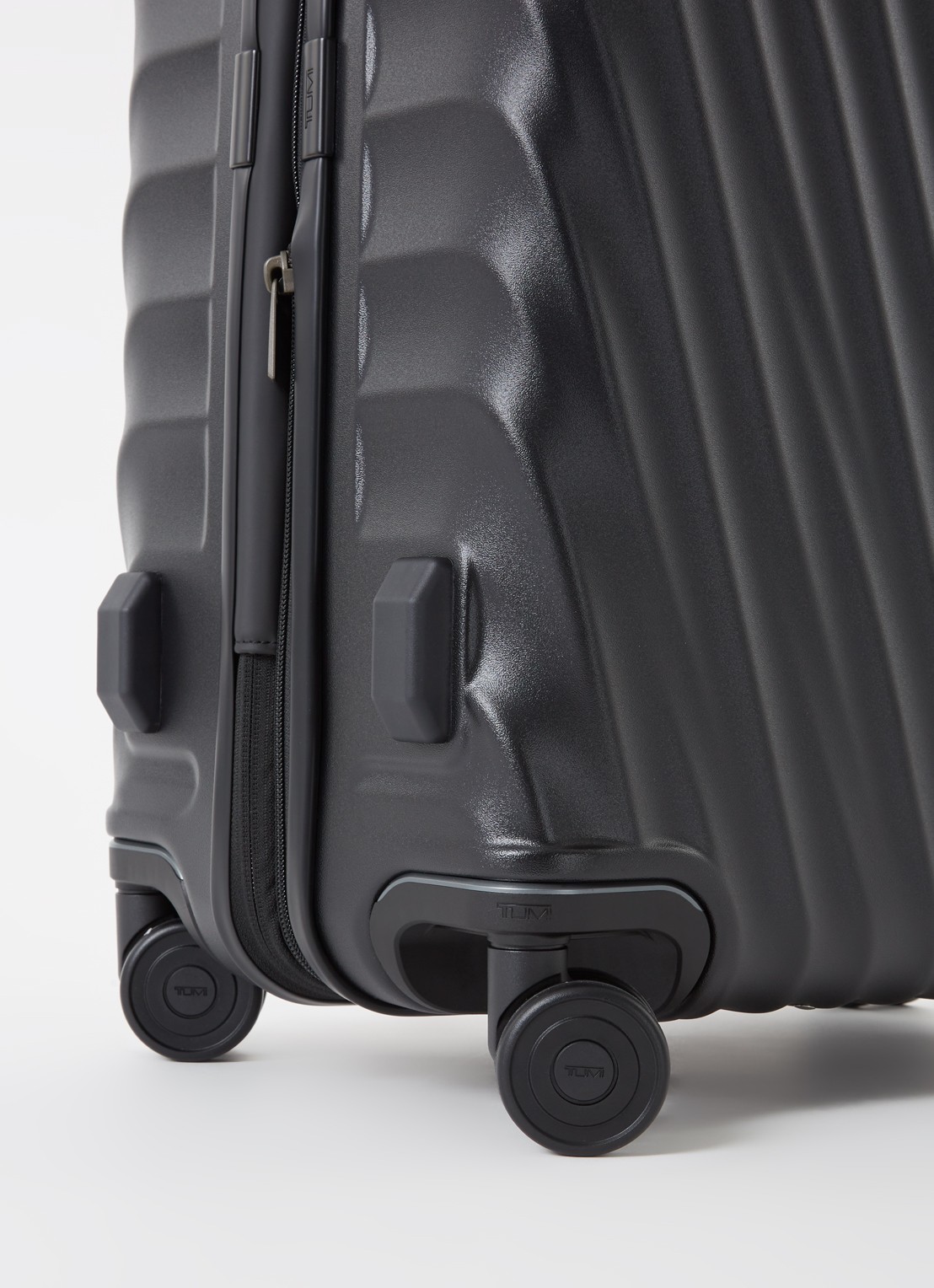 TUMI 19 Degree Short Trip spinner 66 cm - detail 2 zwart