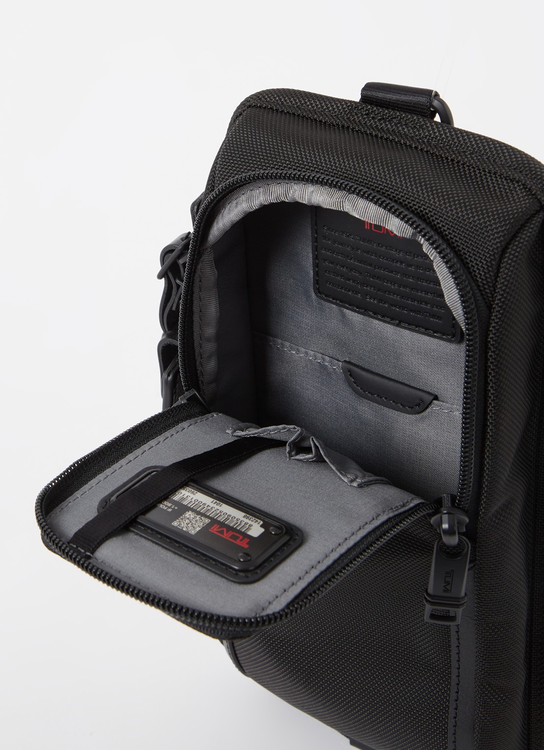 TUMI Alpha 3 Compact Sling crossbodytas met leren details - detail 2 zwart