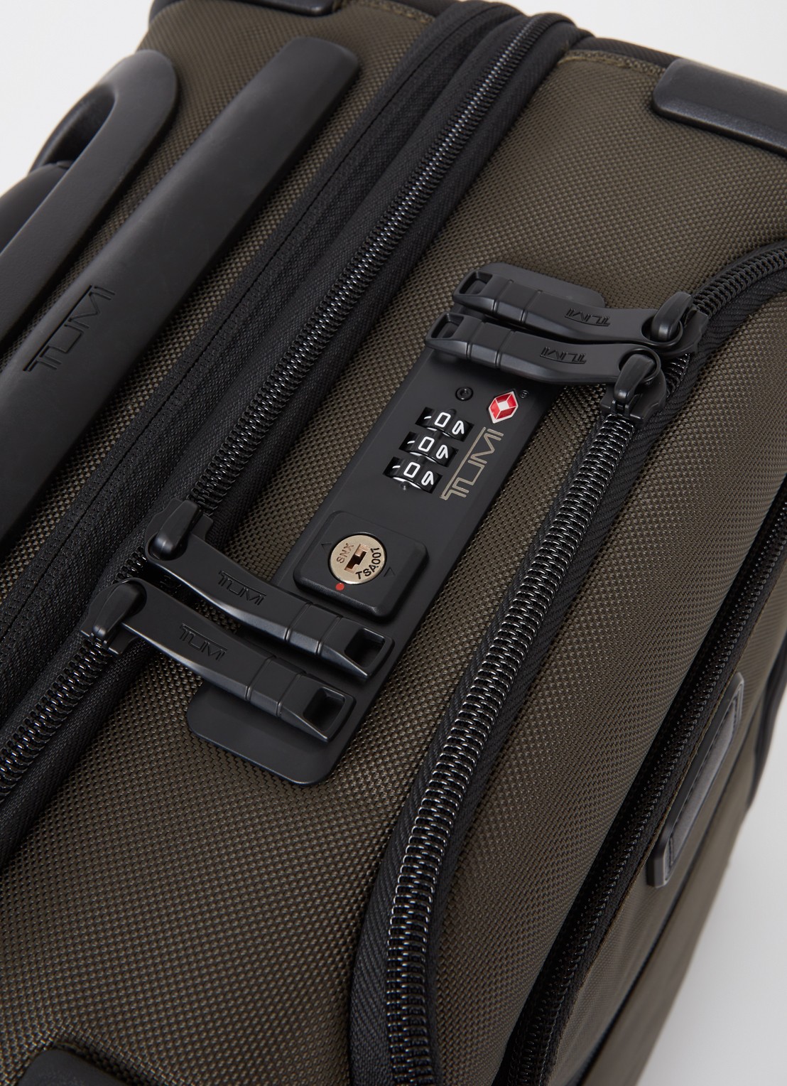 TUMI Alpha 3 International Dual spinner 56 cm - detail 4 olijfgroen