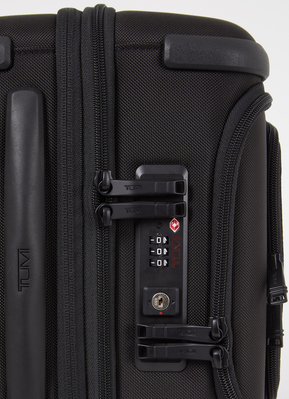 TUMI Alpha 3 International vergrootbare spinner met USB- poort 56 cm - detail 2 zwart