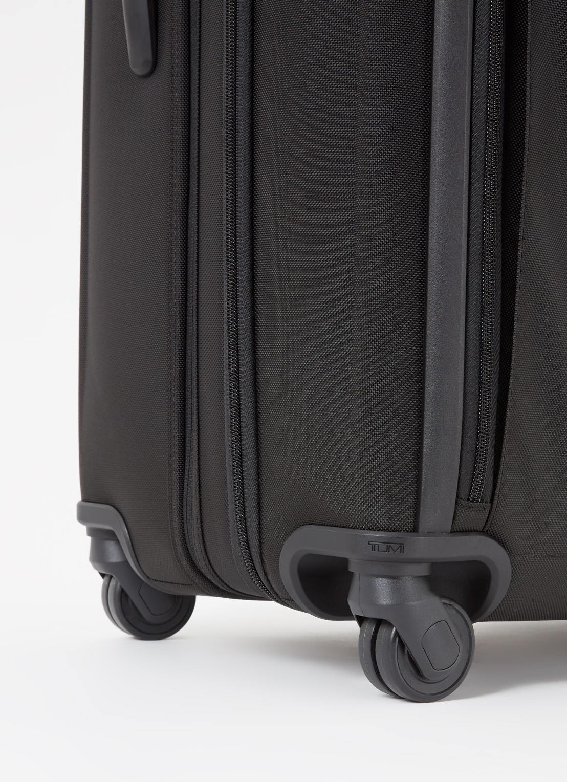 TUMI Alpha 3 Worldwide Trip vergrootbare spinner 86,5 cm  - detail zwart