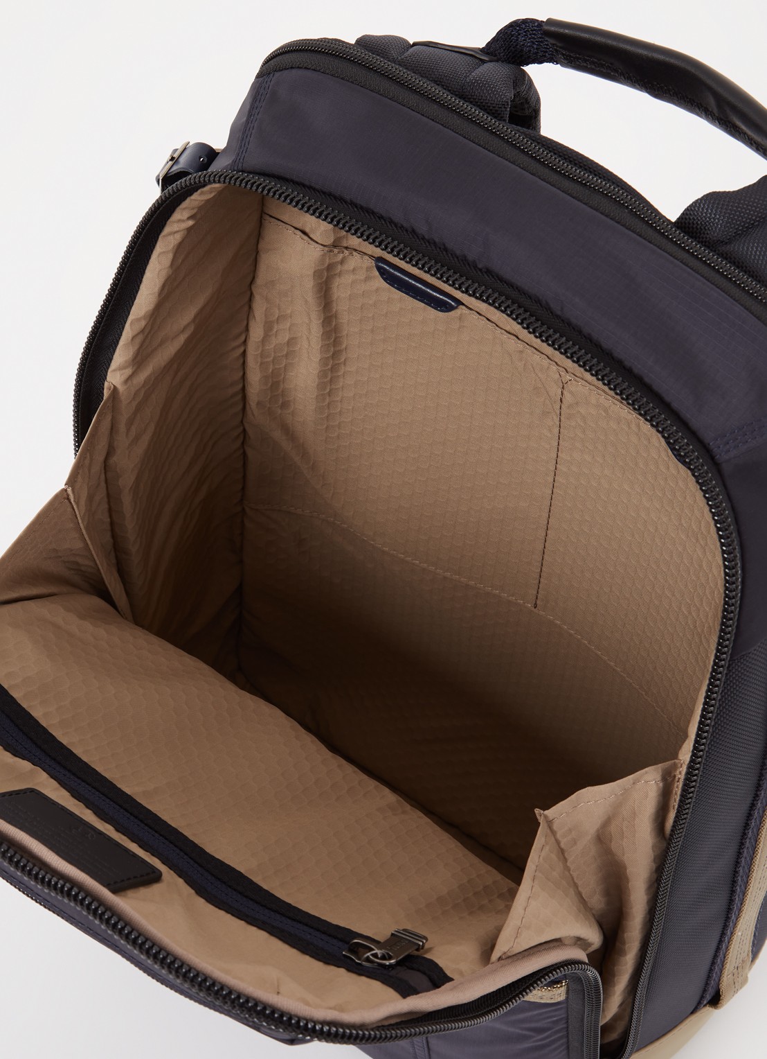 TUMI Alpha Bravo Dynamic rugzak met 15 inch laptopvak - detail 2 donkerblauw