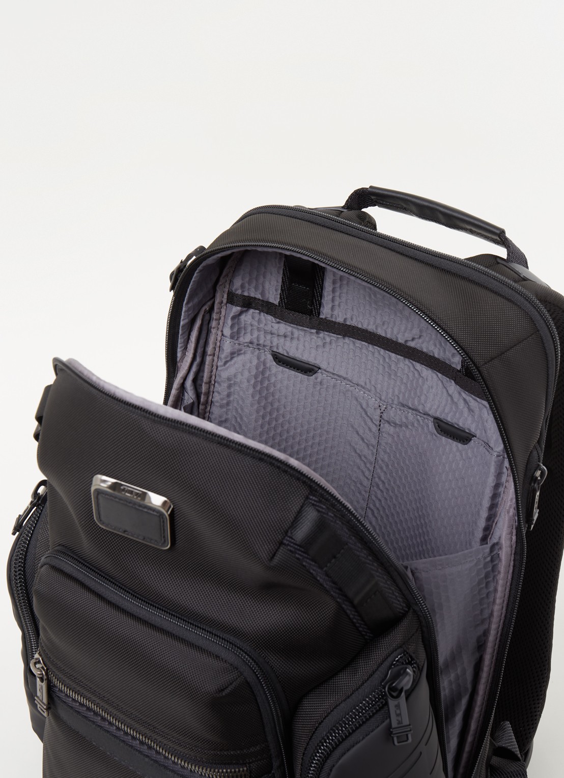 TUMI Alpha Bravo rugzak met 15 inch laptopvak - detail zwart