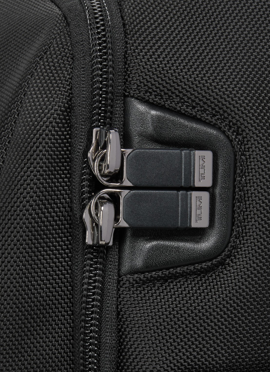 TUMI Alpha businesstas met leren details en afneembare schouderriem - detail 3 zwart