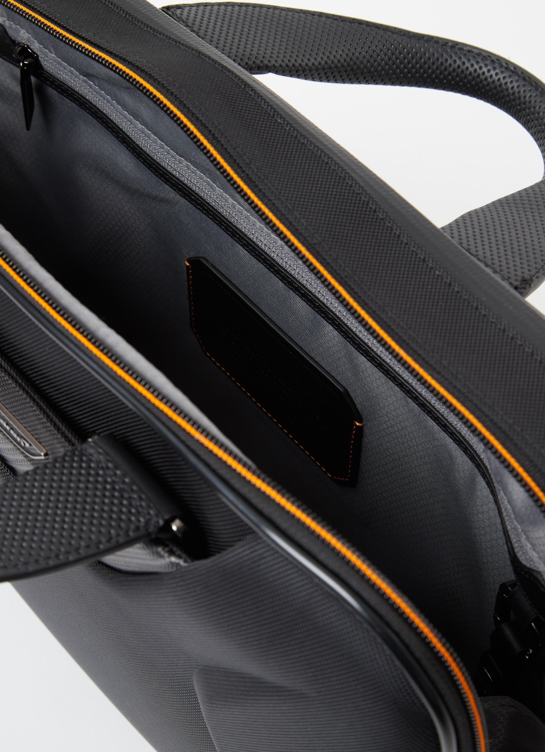 TUMI Axle Mclaren businesstas met 14 inch laptopvak - detail 2 zwart