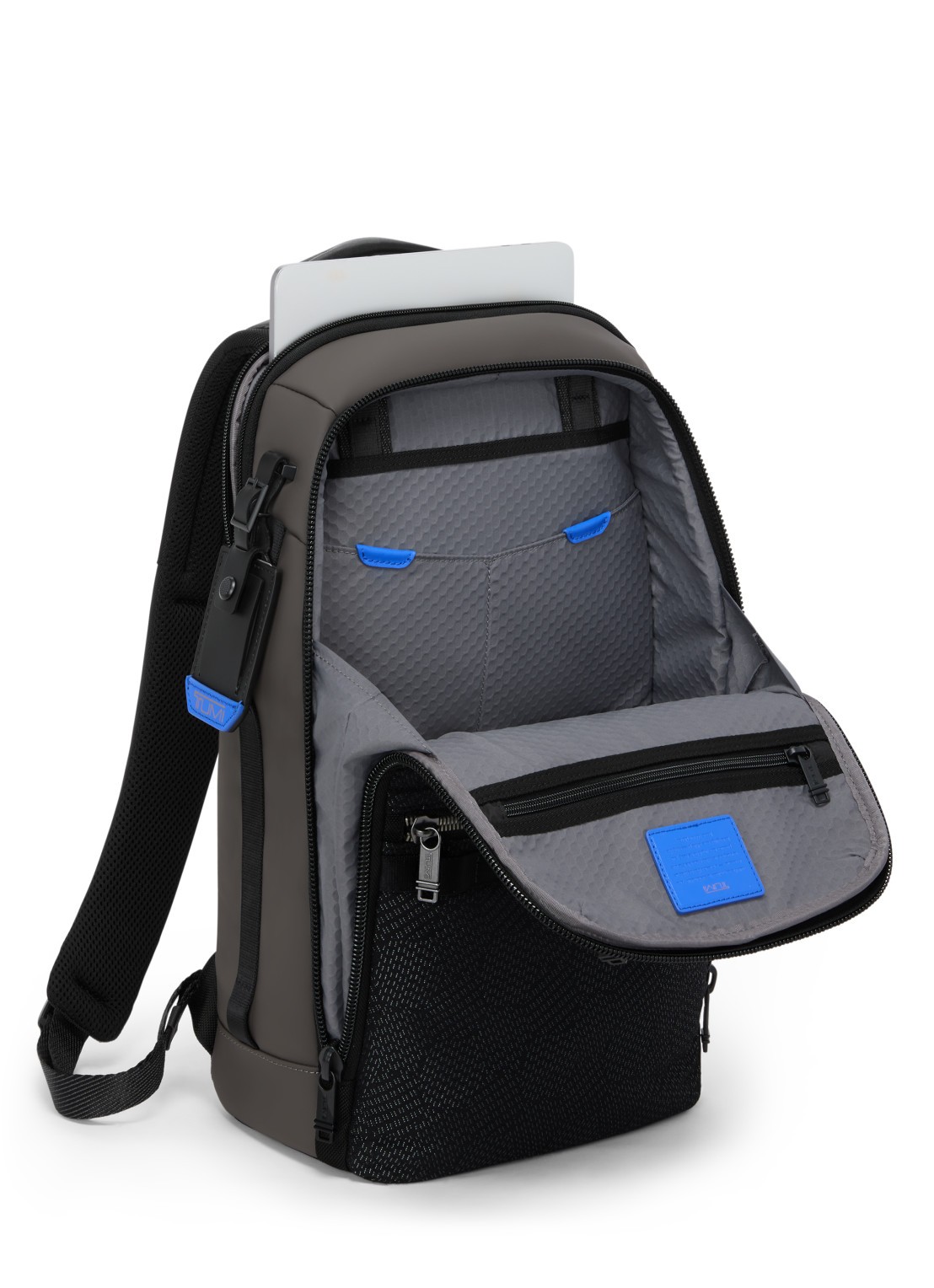 TUMI Dynamic rugzak met 16 inch laptopvak - voorkant 3 zwart