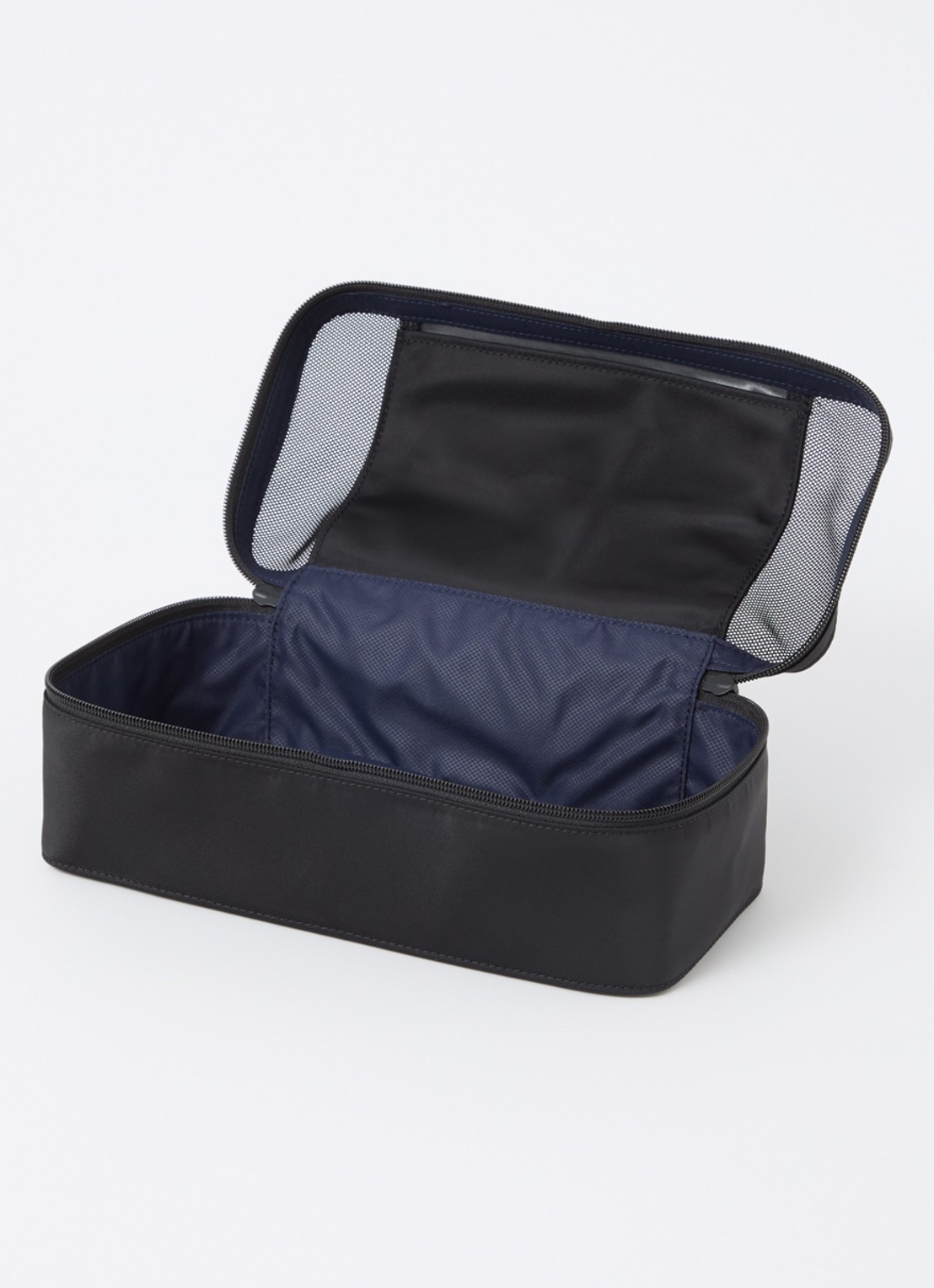 TUMI Packing Cube Small toillettas met logo - voorkant 2 zwart