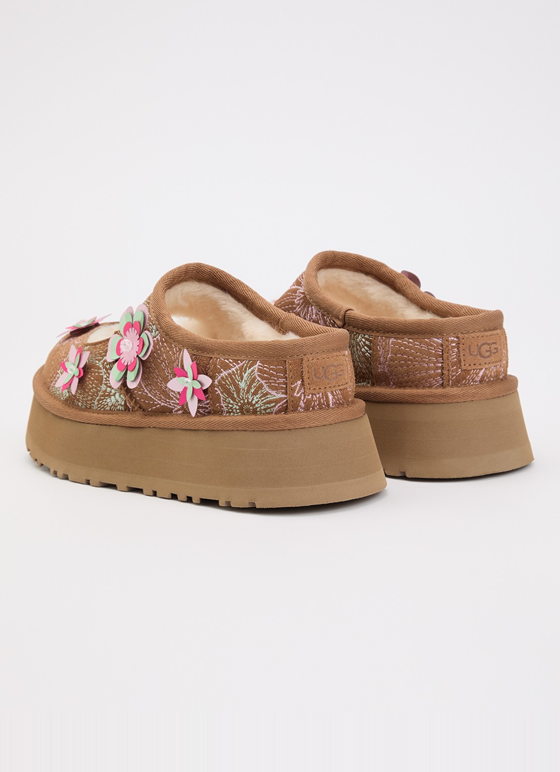 UGG Bea Mary Jane Meadow instapper van suède - achterkant 4 donkerbeige