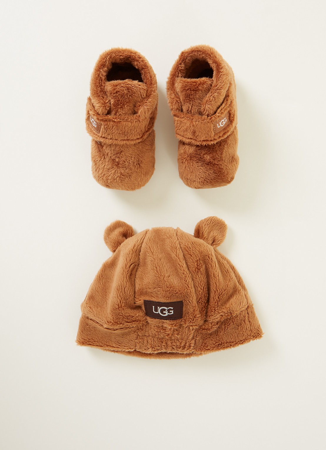 UGG Bixbee babyslofjes en muts in giftbox - voorkant kastanjebruin