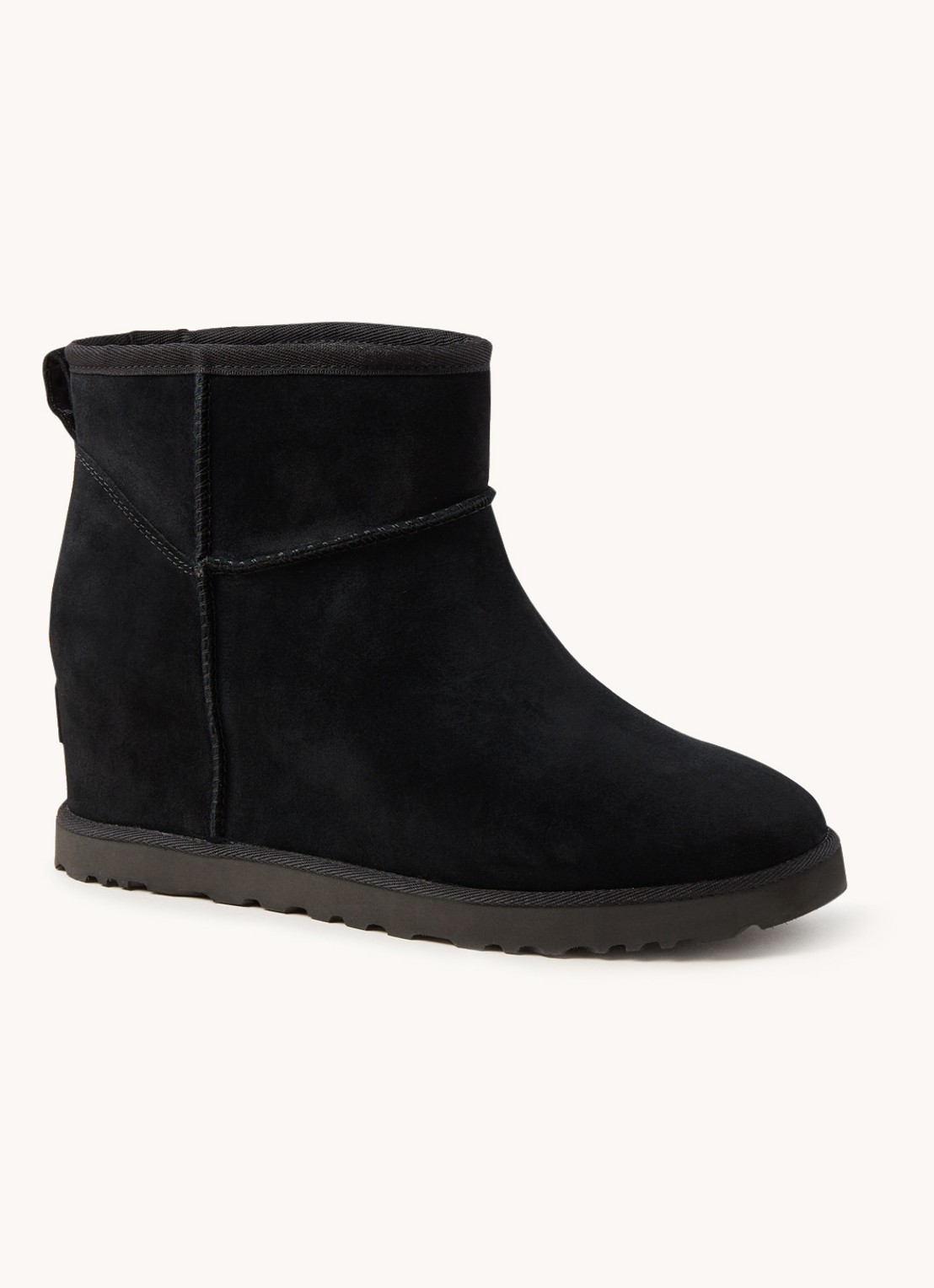 UGG Classic Femme Mini enkellaarsje van suède - voorkant 4 zwart