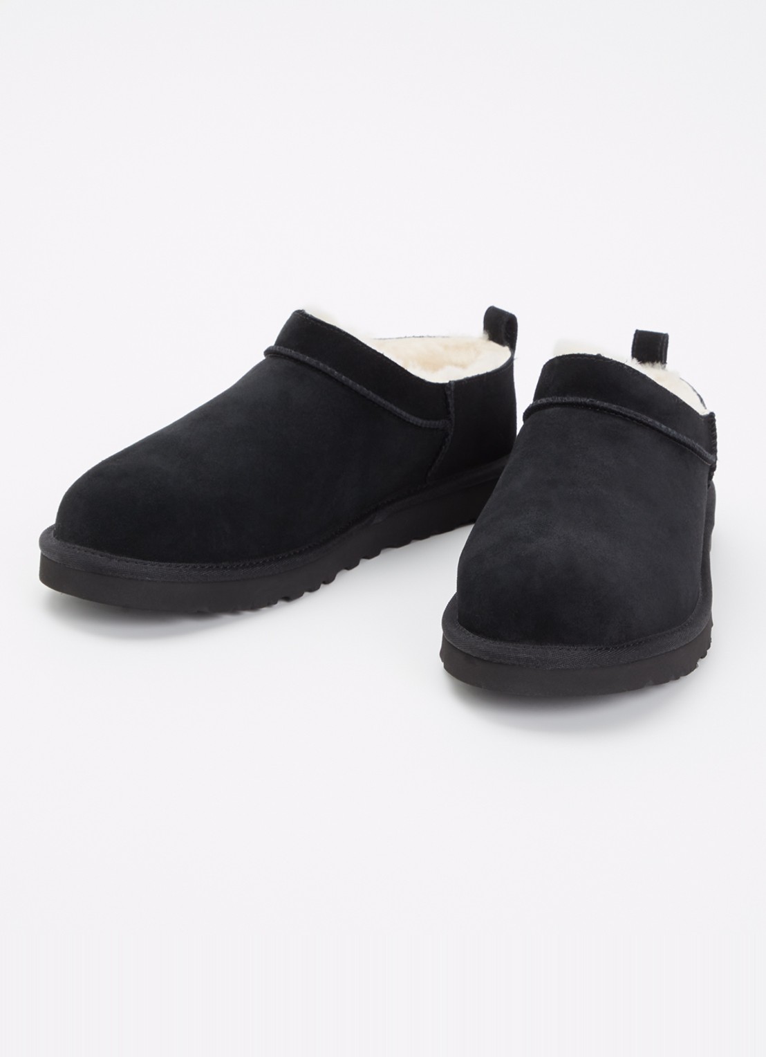 UGG Classic Micro instapper van suède - detail 3 zwart