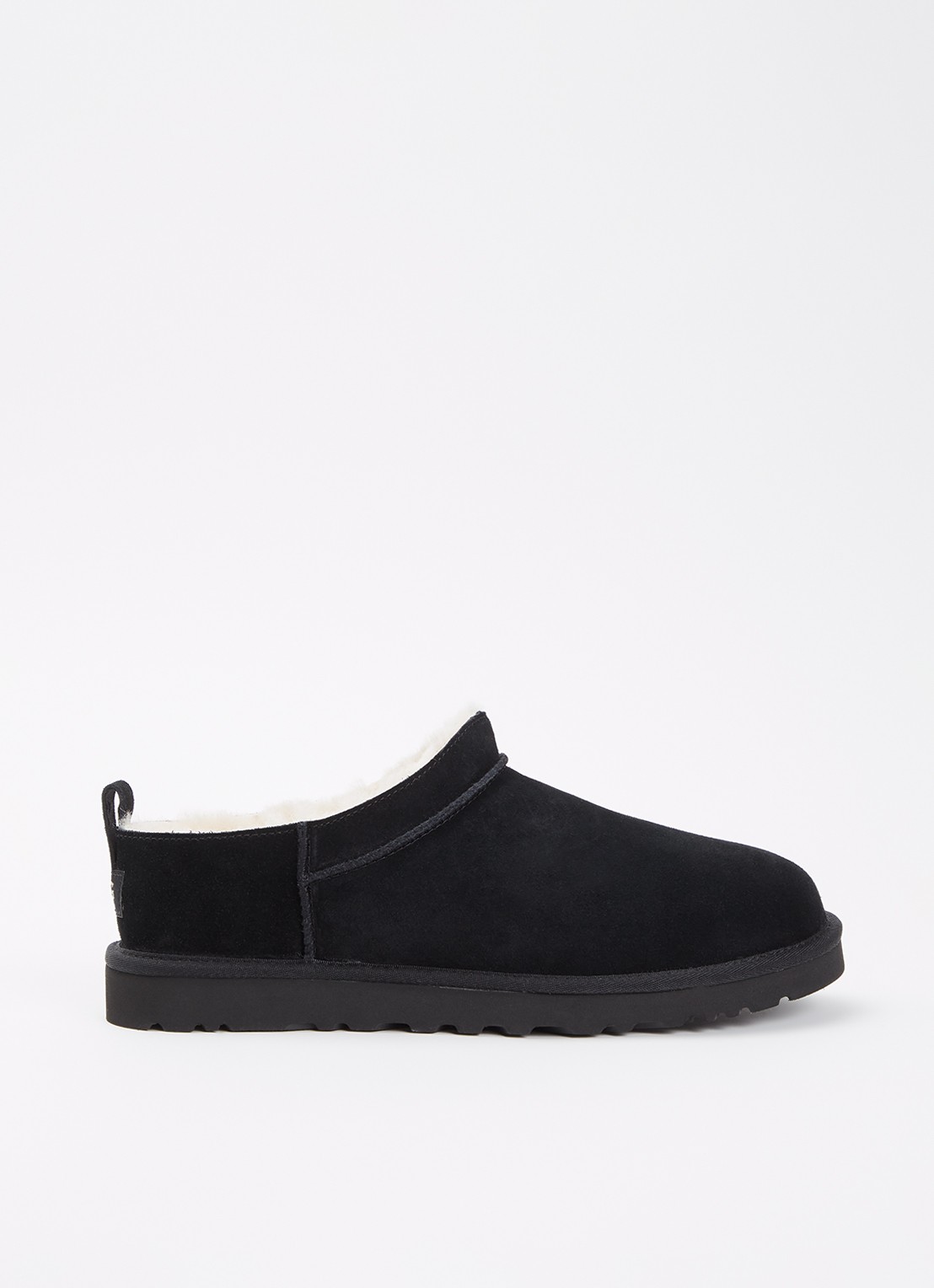 UGG Classic Micro instapper van suède - voorkant zwart