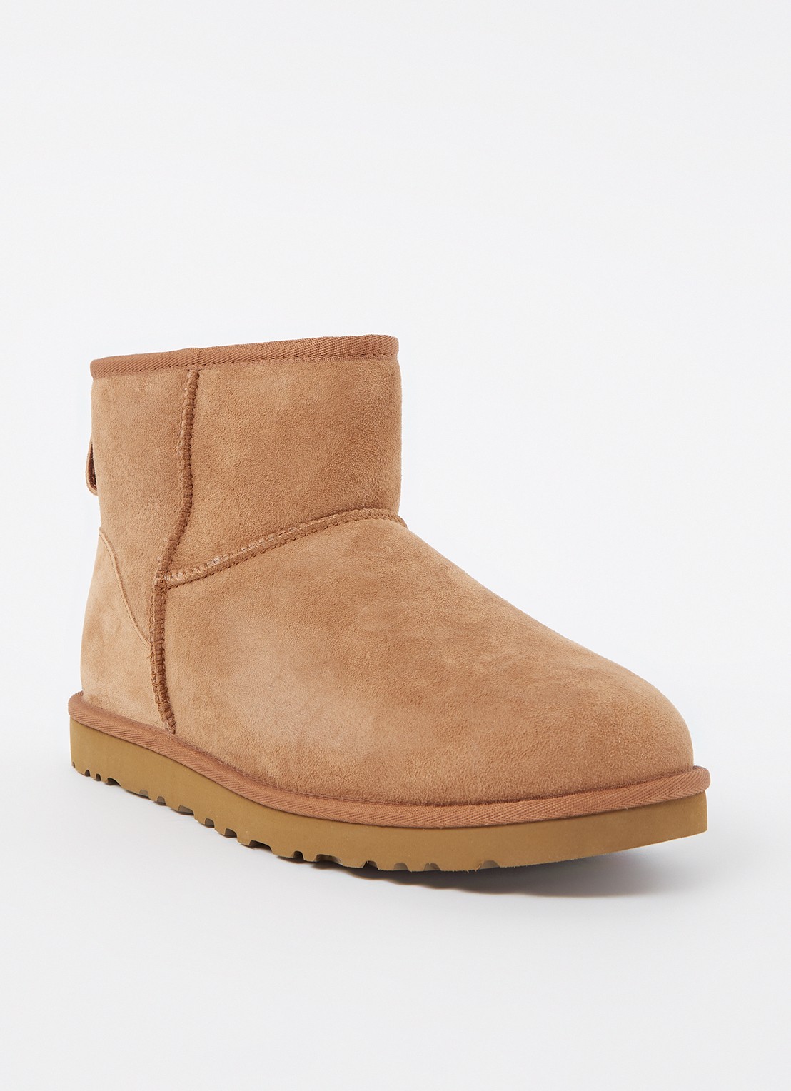 UGG Classic Mini enkellaars van suède - voorkant 4 camel