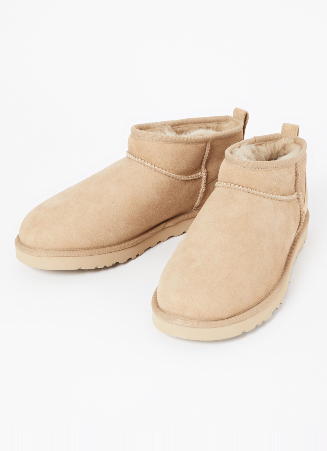 UGG Classic Ultra Mini enkellaars van suède  - detail beige