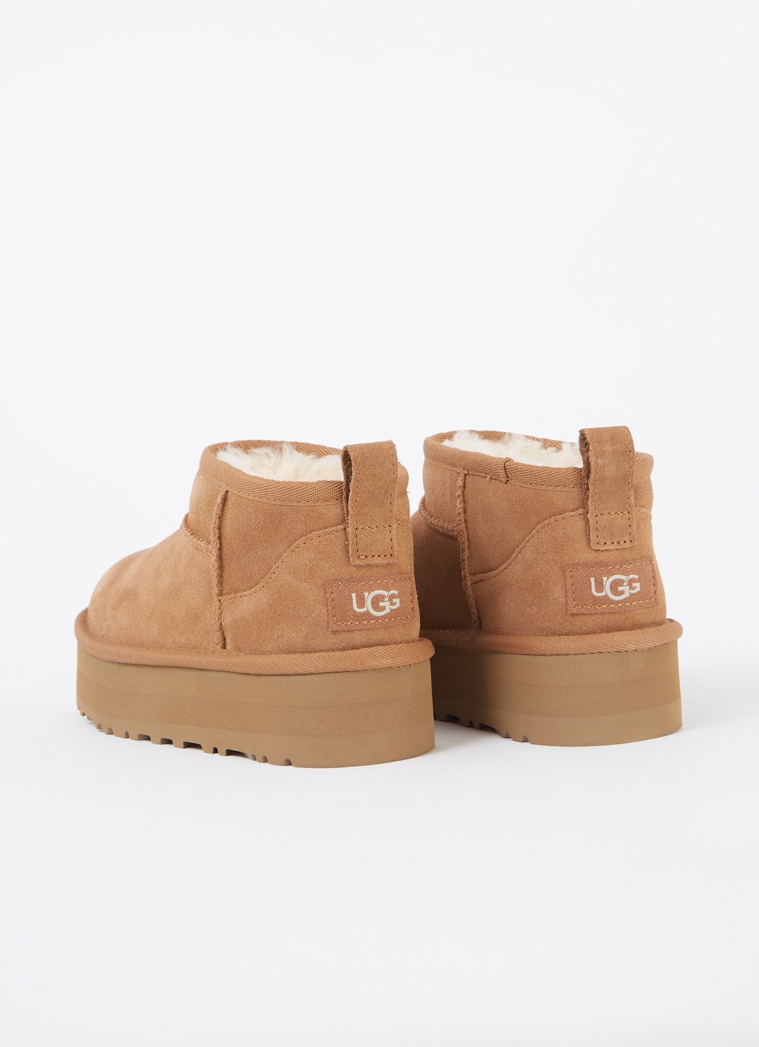 UGG Classic Ultra Mini Platform enkellaarsje van suède - achterkant hazelnootbruin