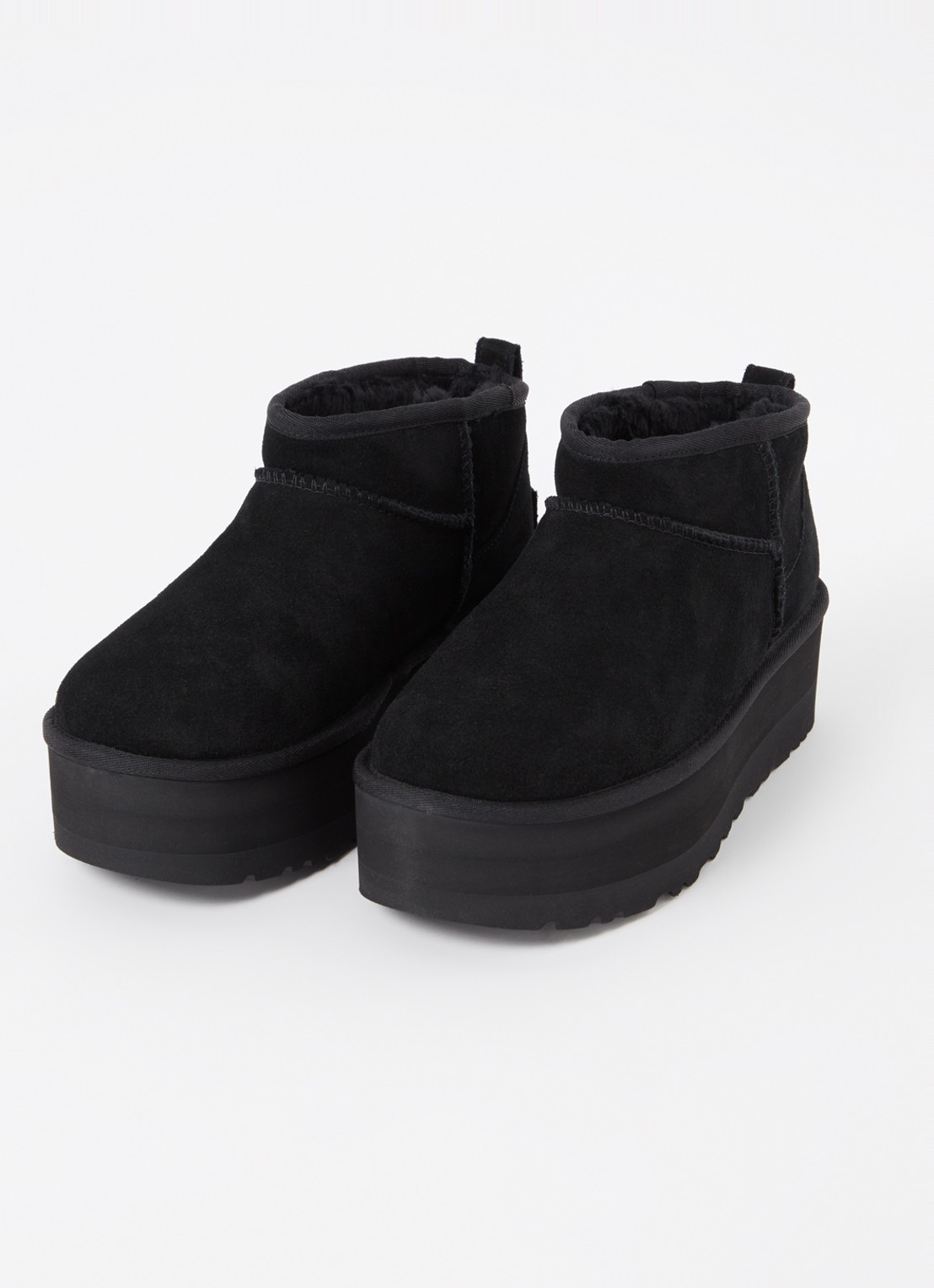 UGG Classic Ultra Mini Platform enkellaarsje van suède - detail 2 zwart