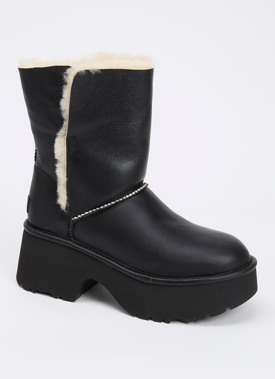 UGG Esmee laars van leer - voorkant zwart
