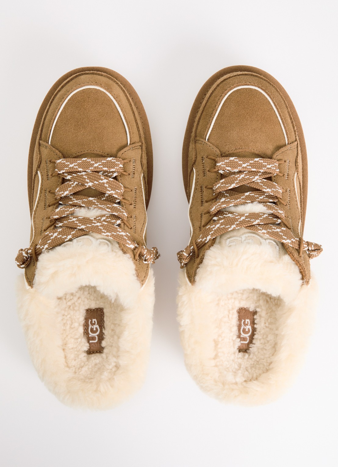 UGG Lowmel muiltje van suède - detail 3 camel