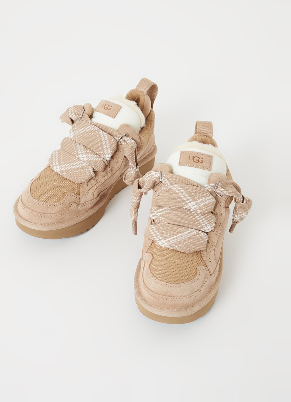 UGG Lowmel sneaker met suède details - detail zand