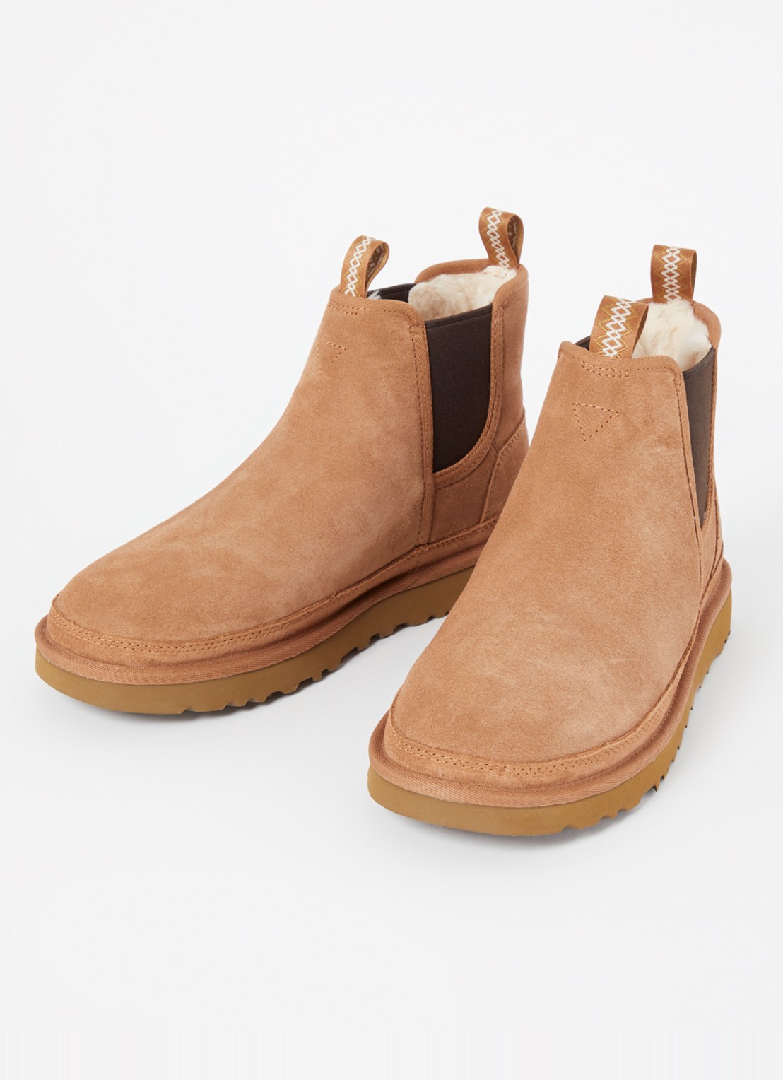 UGG Neumel chelsea boot van suède - detail camel