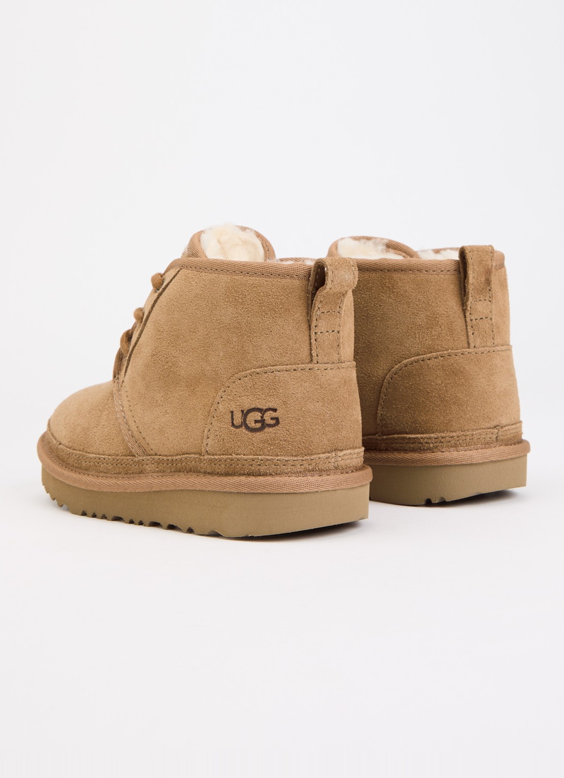UGG Neumel II veterboot van suède  - achterkant 2 camel