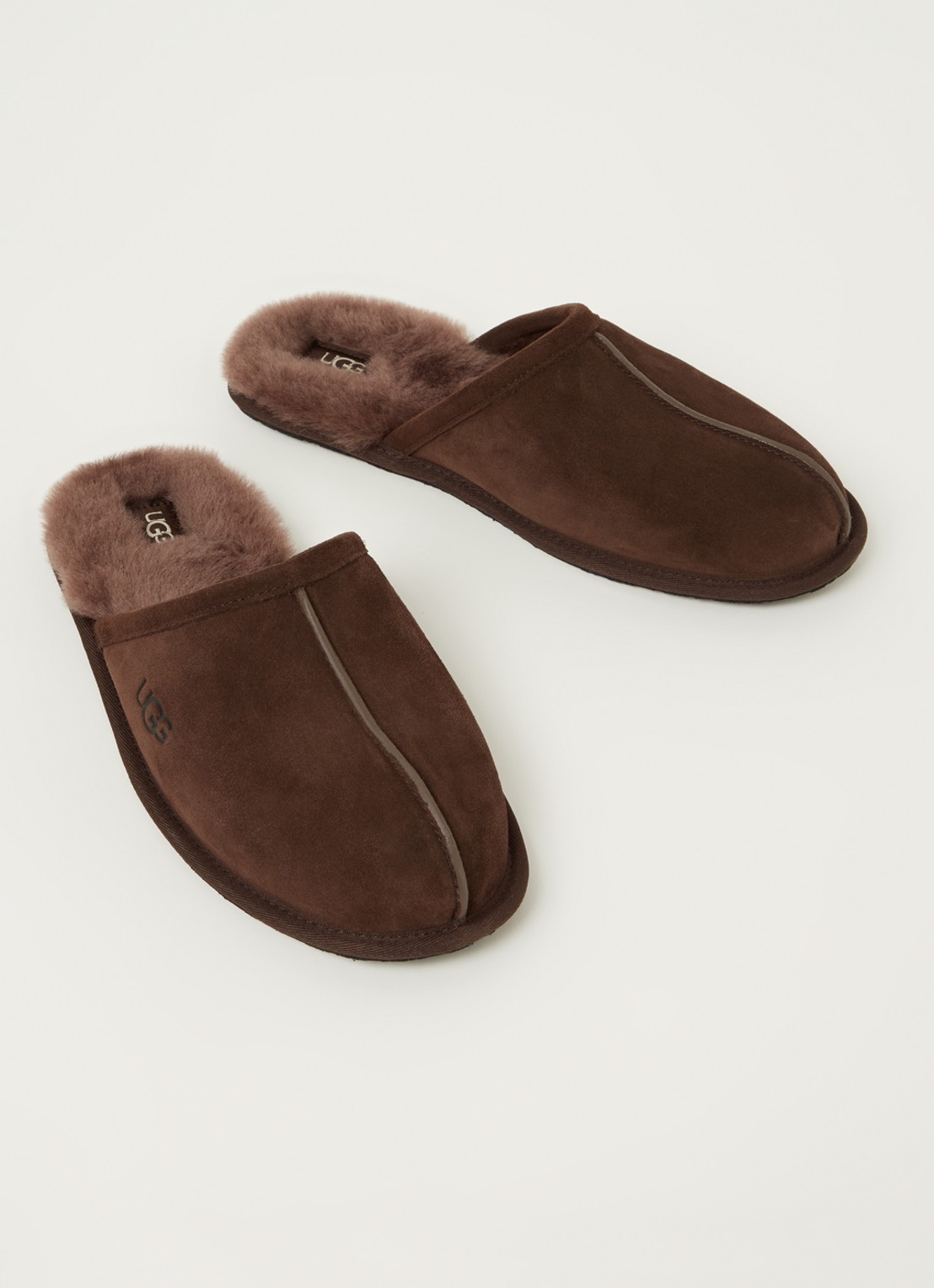 UGG Scuff pantoffel van suède met schapenvacht - detail 2 bruin
