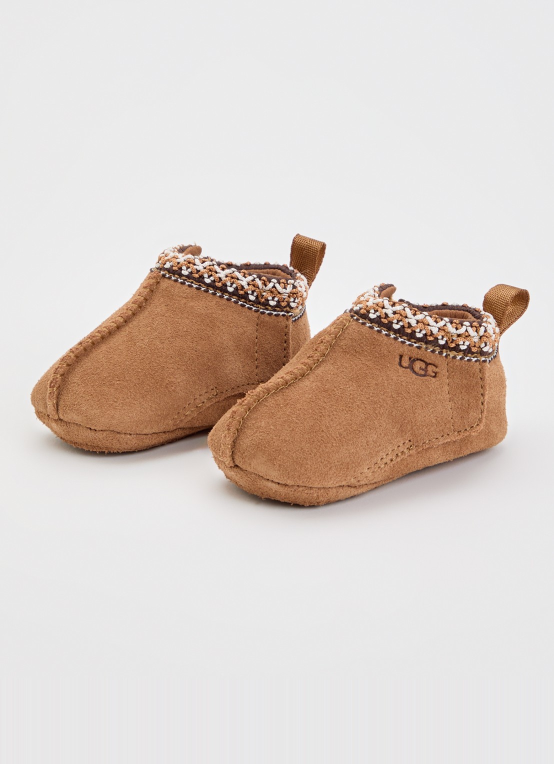 UGG Tasman babyschoentje van suède met logo - voorkant 4 cognac