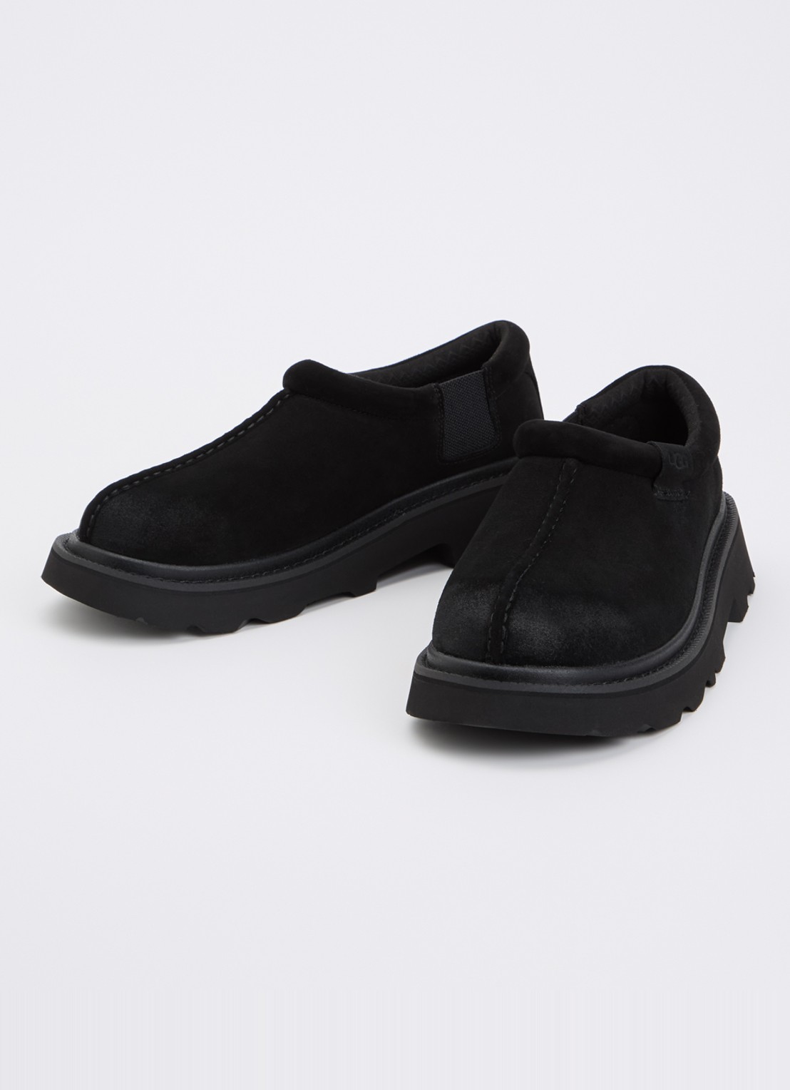 UGG Tasman Lug instapper van suède - detail 2 zwart